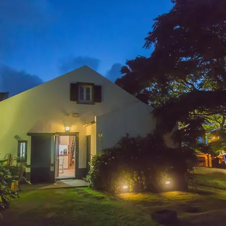 Casa De Pilatos Mosteiros (Azores)